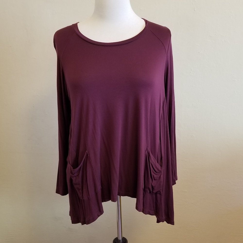 LOGO 2X Berry Wine Long Sleeve Top w/ Pockets